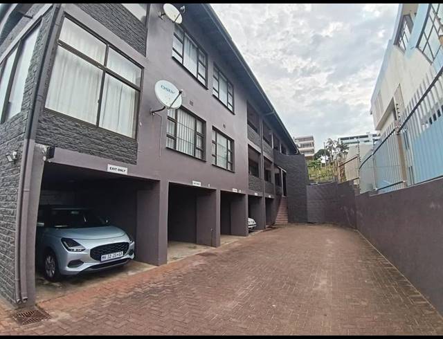 2 BEDROOM APARTMENT FOR SALE IN MANABA BEACH